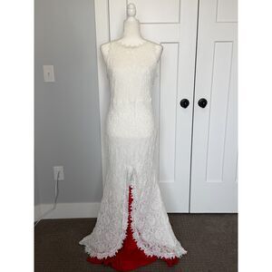 Brand Unknown White Lace Dress with Train, Wedding Party dress, Sizee 4-6?